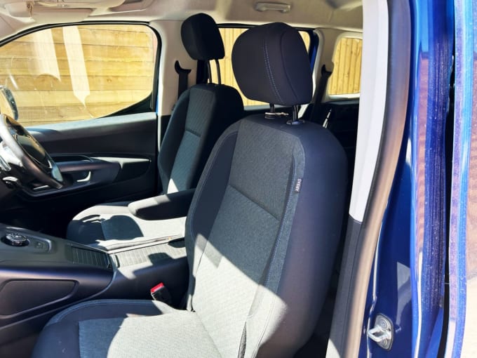 2025 Peugeot Rifter