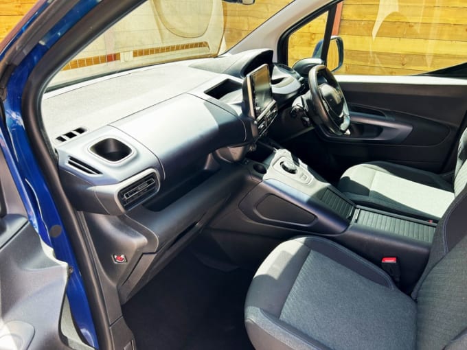 2025 Peugeot Rifter