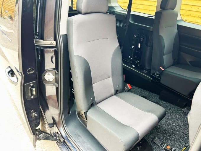 2025 Ford Grand Tourneo Connect