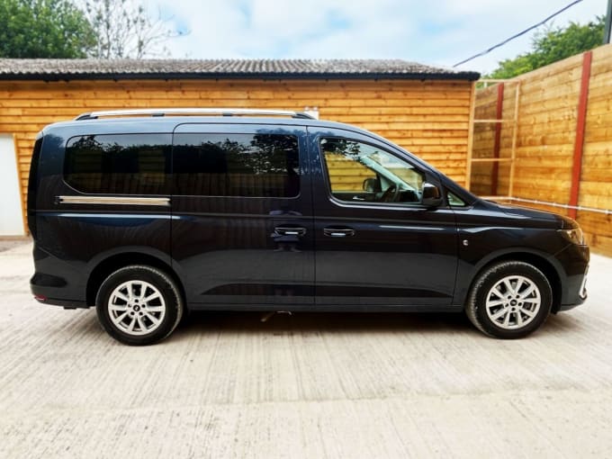 2025 Ford Grand Tourneo Connect