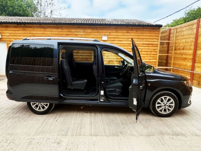 2025 Ford Grand Tourneo Connect