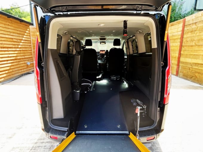 2025 Ford Tourneo Custom