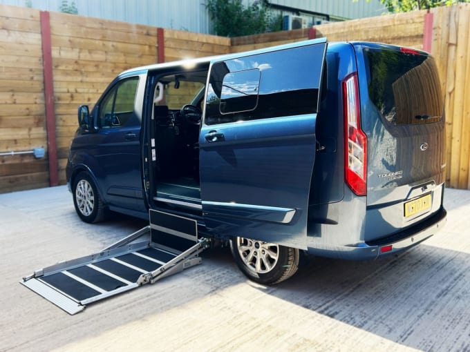 2025 Ford Tourneo Custom