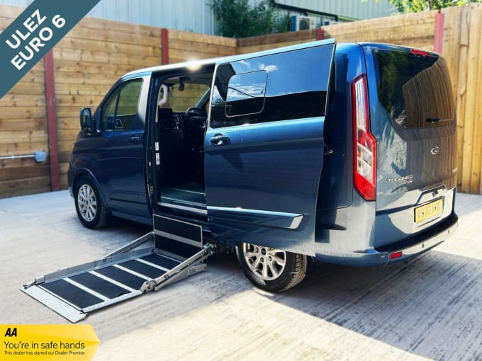 2025 Ford Tourneo Custom