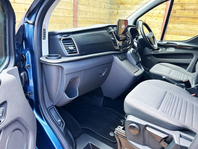 2025 Ford Tourneo Custom