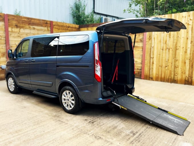 2025 Ford Tourneo Custom