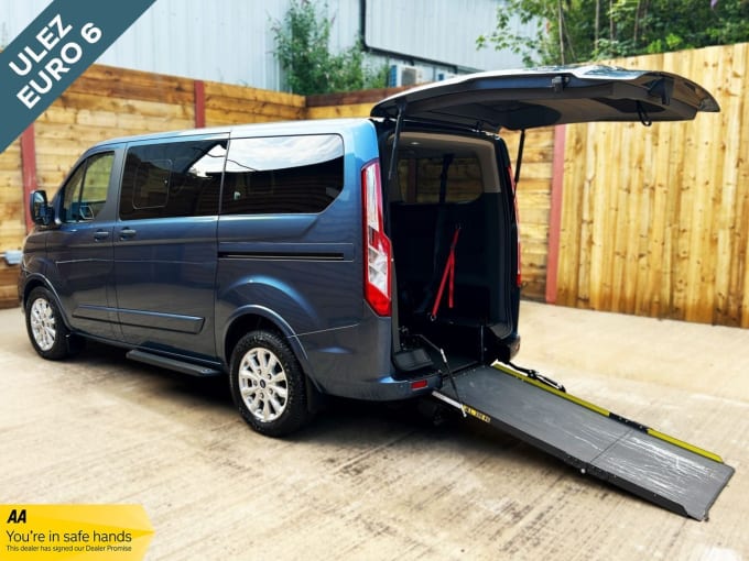 2025 Ford Tourneo Custom