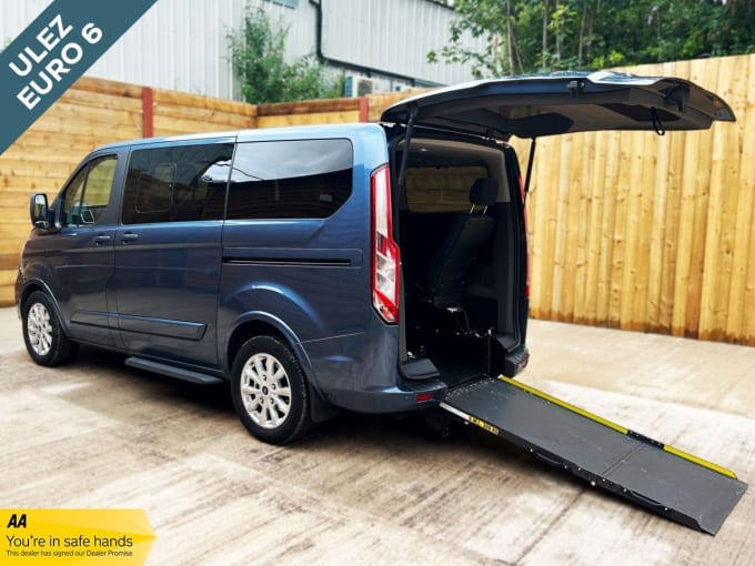 2025 Ford Tourneo Custom