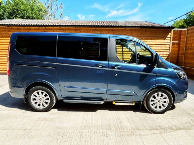 2025 Ford Tourneo Custom