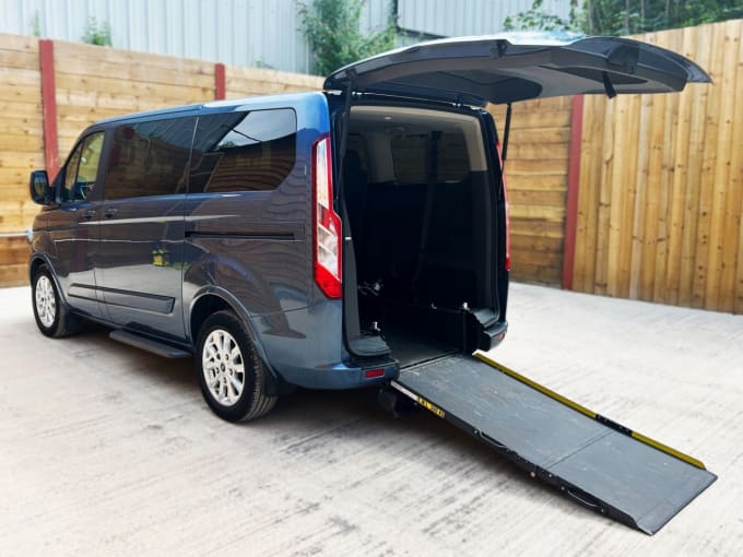 2025 Ford Tourneo Custom