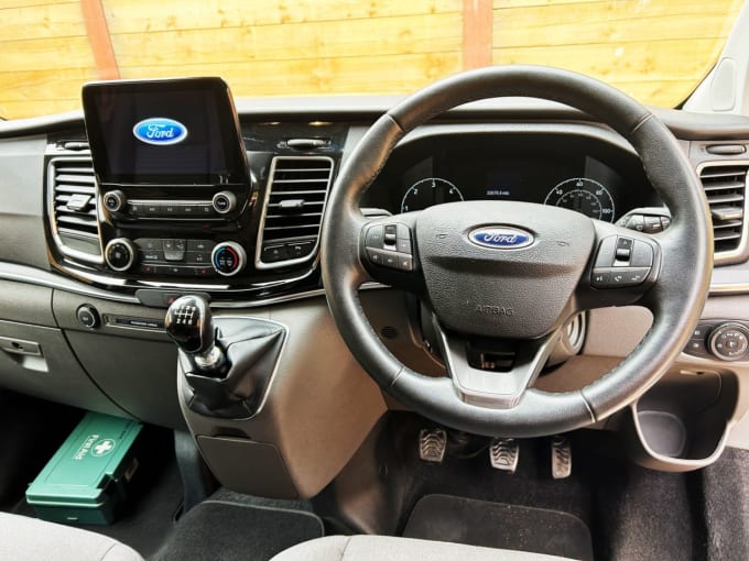 2025 Ford Tourneo Custom