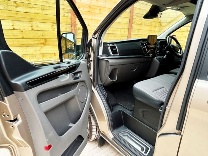 2025 Ford Tourneo Custom