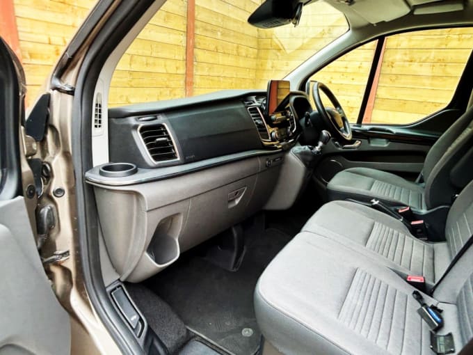 2025 Ford Tourneo Custom
