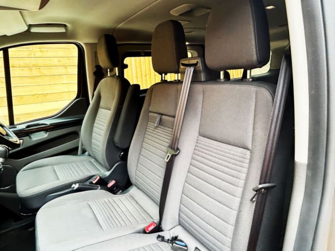 2025 Ford Tourneo Custom
