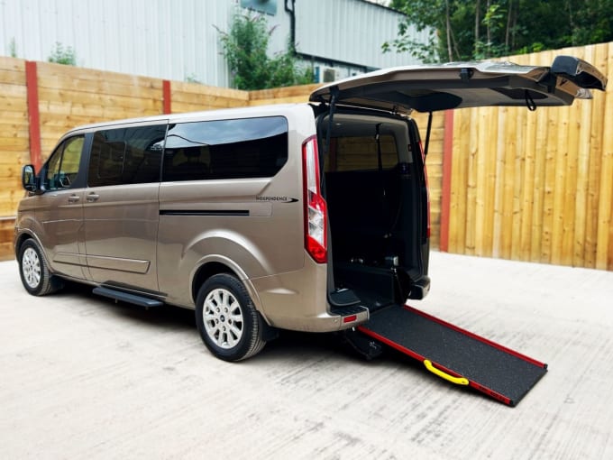 2025 Ford Tourneo Custom