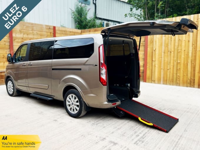 2025 Ford Tourneo Custom