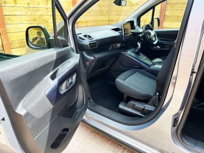 2025 Peugeot Rifter