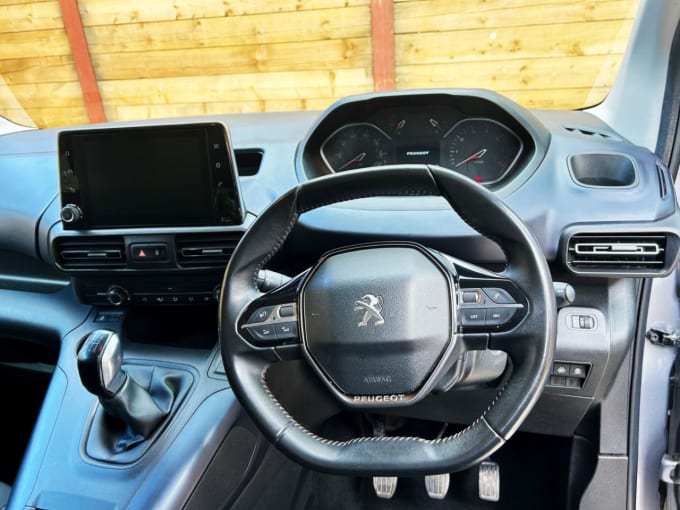 2025 Peugeot Rifter
