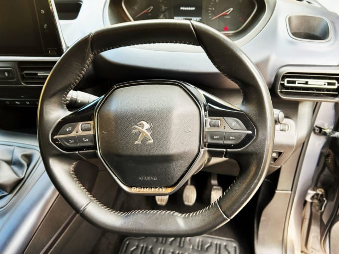 2025 Peugeot Rifter