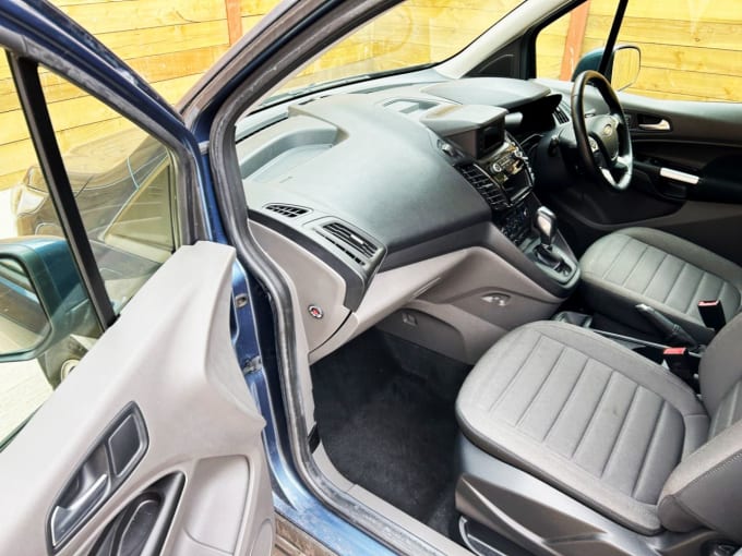 2025 Ford Grand Tourneo Connect