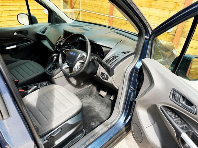2025 Ford Grand Tourneo Connect