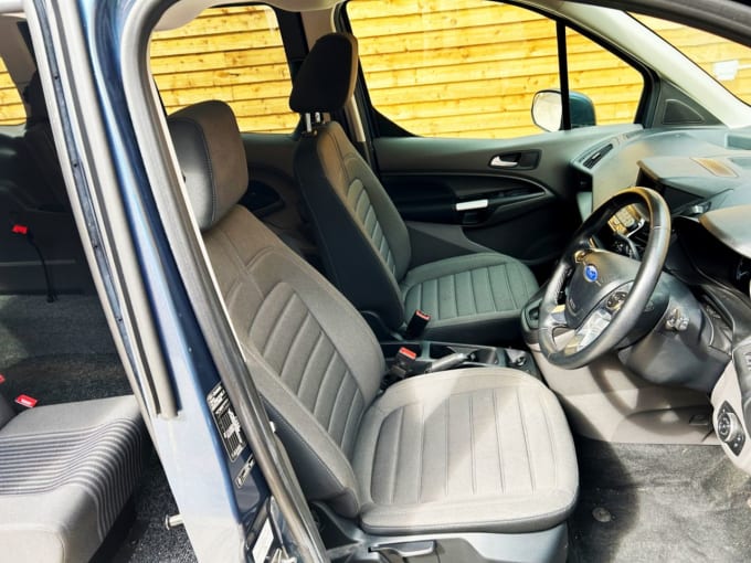 2025 Ford Grand Tourneo Connect