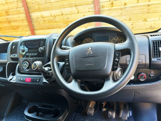 2025 Peugeot Boxer