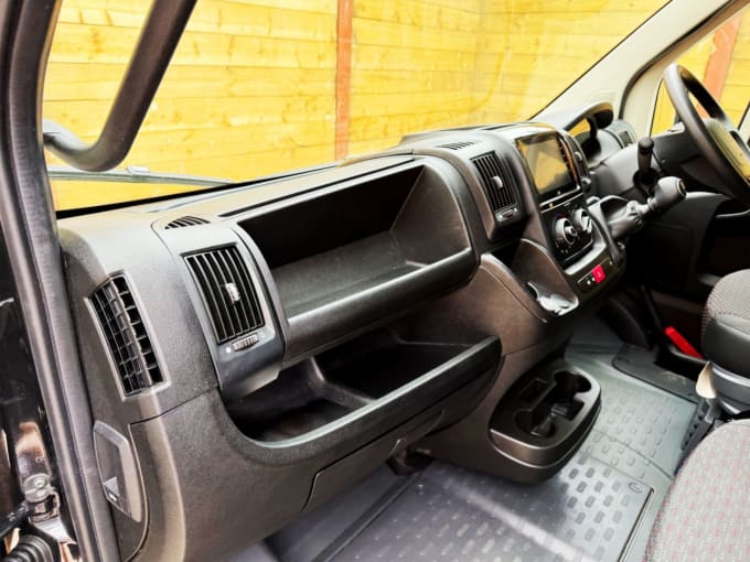 2025 Peugeot Boxer