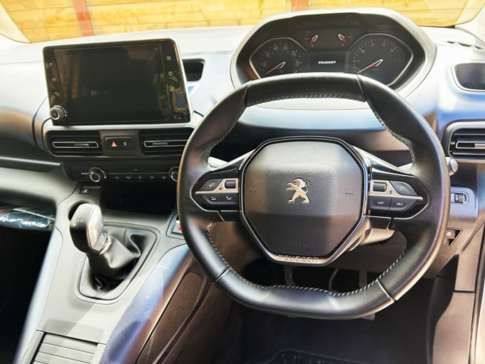 2025 Peugeot Rifter