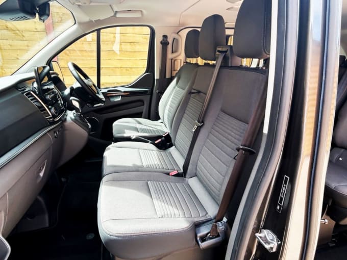 2025 Ford Tourneo Custom