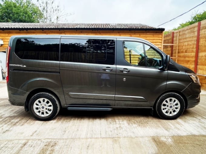2025 Ford Tourneo Custom