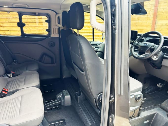 2025 Ford Tourneo Custom