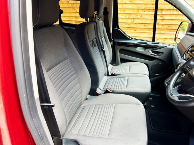 2025 Ford Tourneo Custom