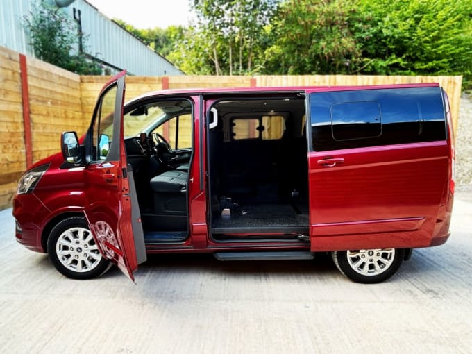 2025 Ford Tourneo Custom