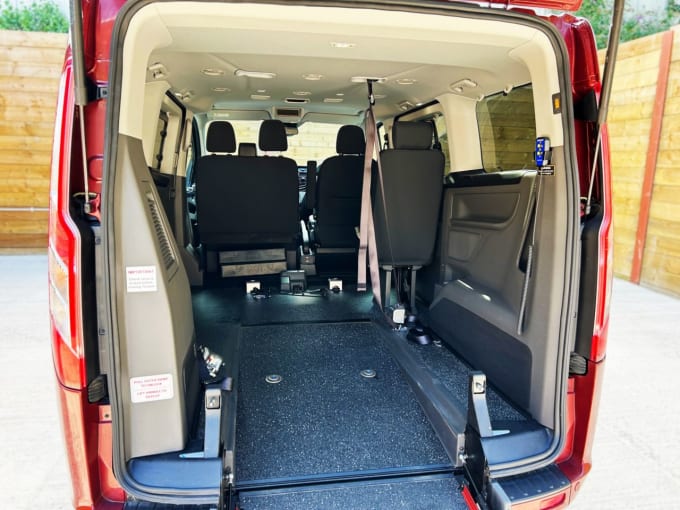 2025 Ford Tourneo Custom