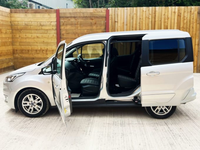 2025 Ford Tourneo Connect