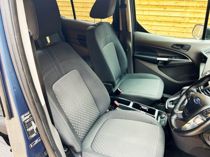 2025 Ford Grand Tourneo Connect