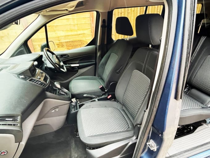 2025 Ford Grand Tourneo Connect