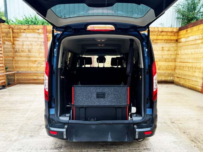 2025 Ford Grand Tourneo Connect