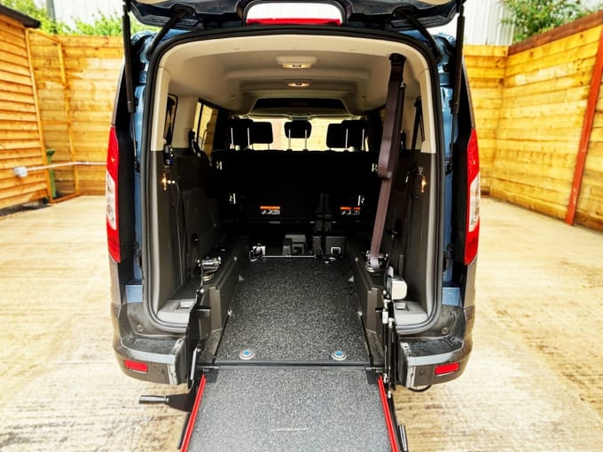 2025 Ford Grand Tourneo Connect