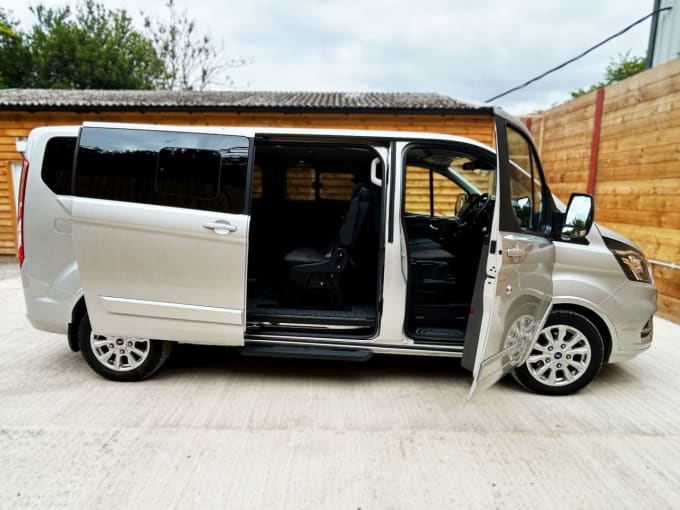 2025 Ford Tourneo Custom
