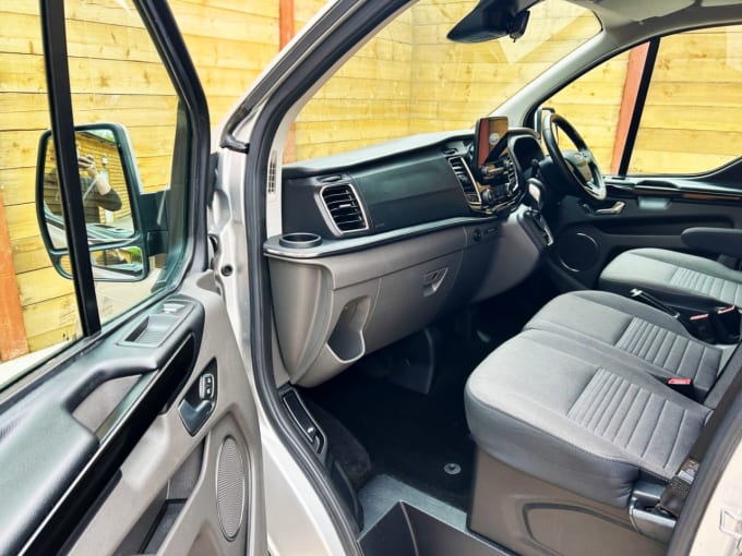 2025 Ford Tourneo Custom