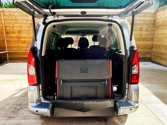 2018 Peugeot Partner Tepee