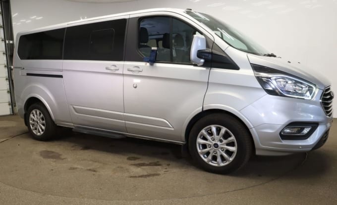 2025 Ford Tourneo Custom