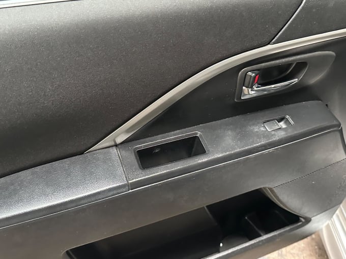 2025 Mazda Mazda5