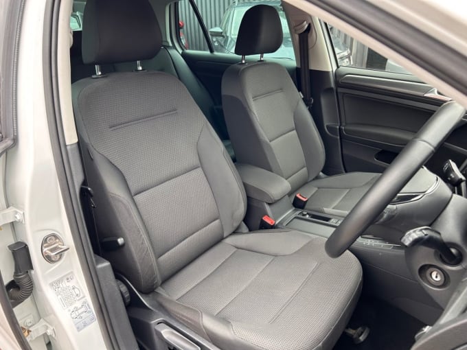 2025 Volkswagen Golf