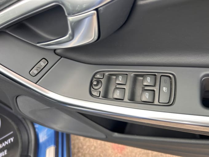 2025 Volvo S60