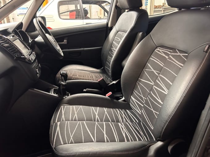 2025 Kia Venga