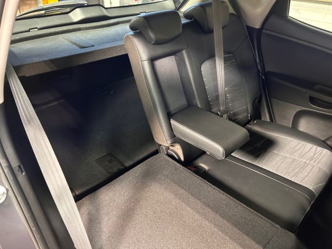 2025 Kia Venga