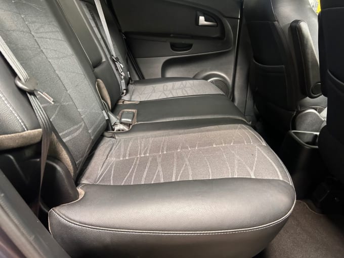 2025 Kia Venga